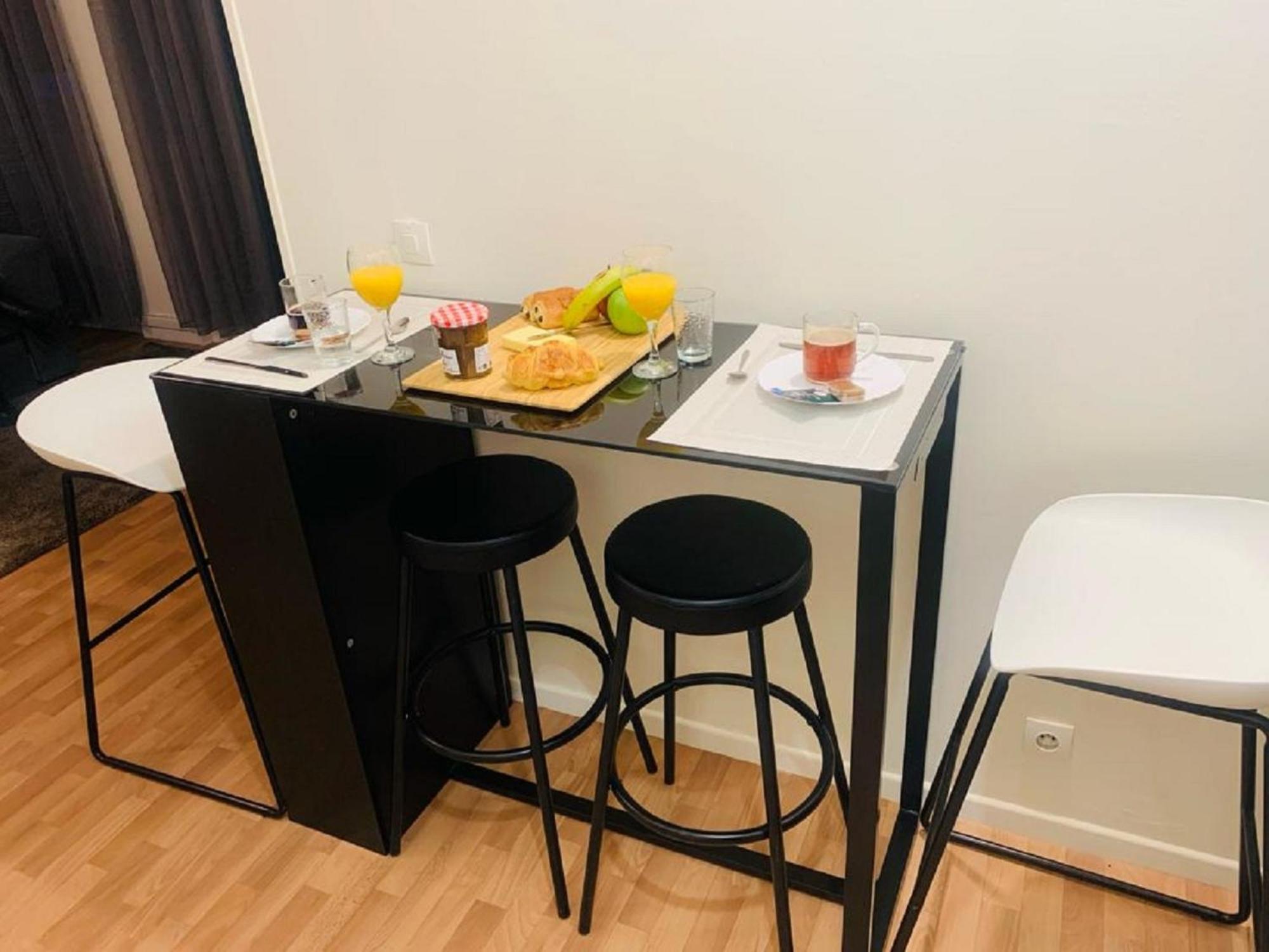 Appartement Calme Et Chaleureux Proche De Paris Courbevoie Exterior photo